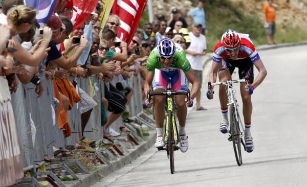 Petacchi wins the sprint for second place