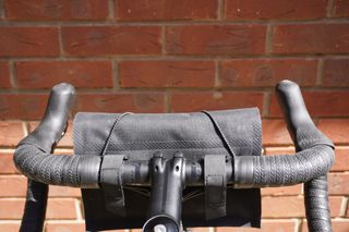 Bikepacking handlebar bag