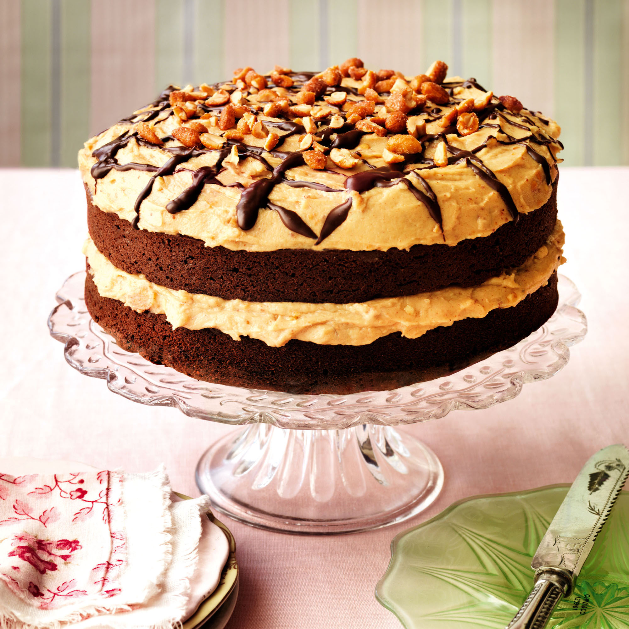 Simple Chocolate Brownie Sponge Cake | Easy Cakes | Betty Crocker