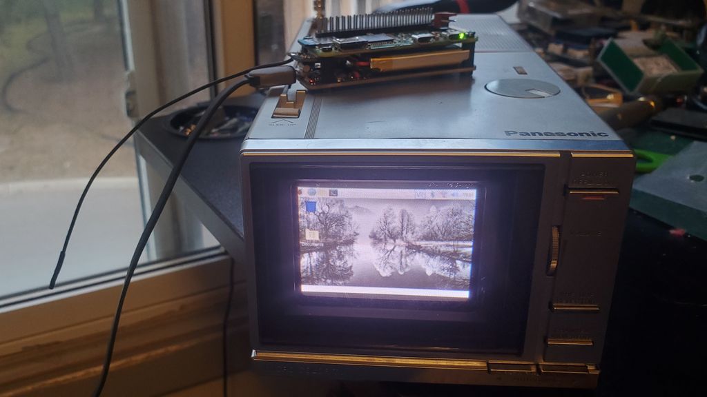 Raspberry Pi Broadcasts UHF Channels to CRT TVs Tom