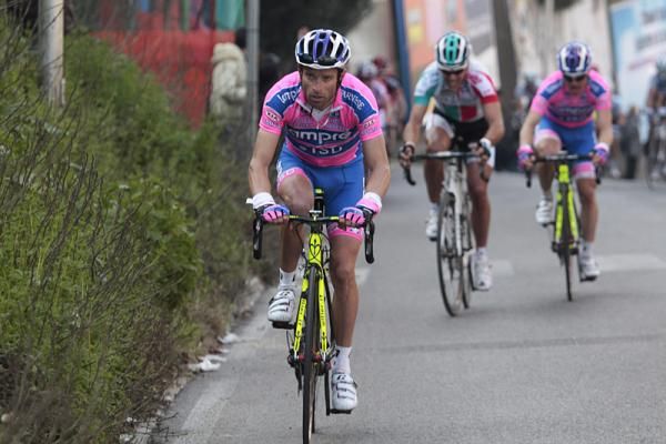 Michele Scarponi (Lampre - ISD) sets the pace