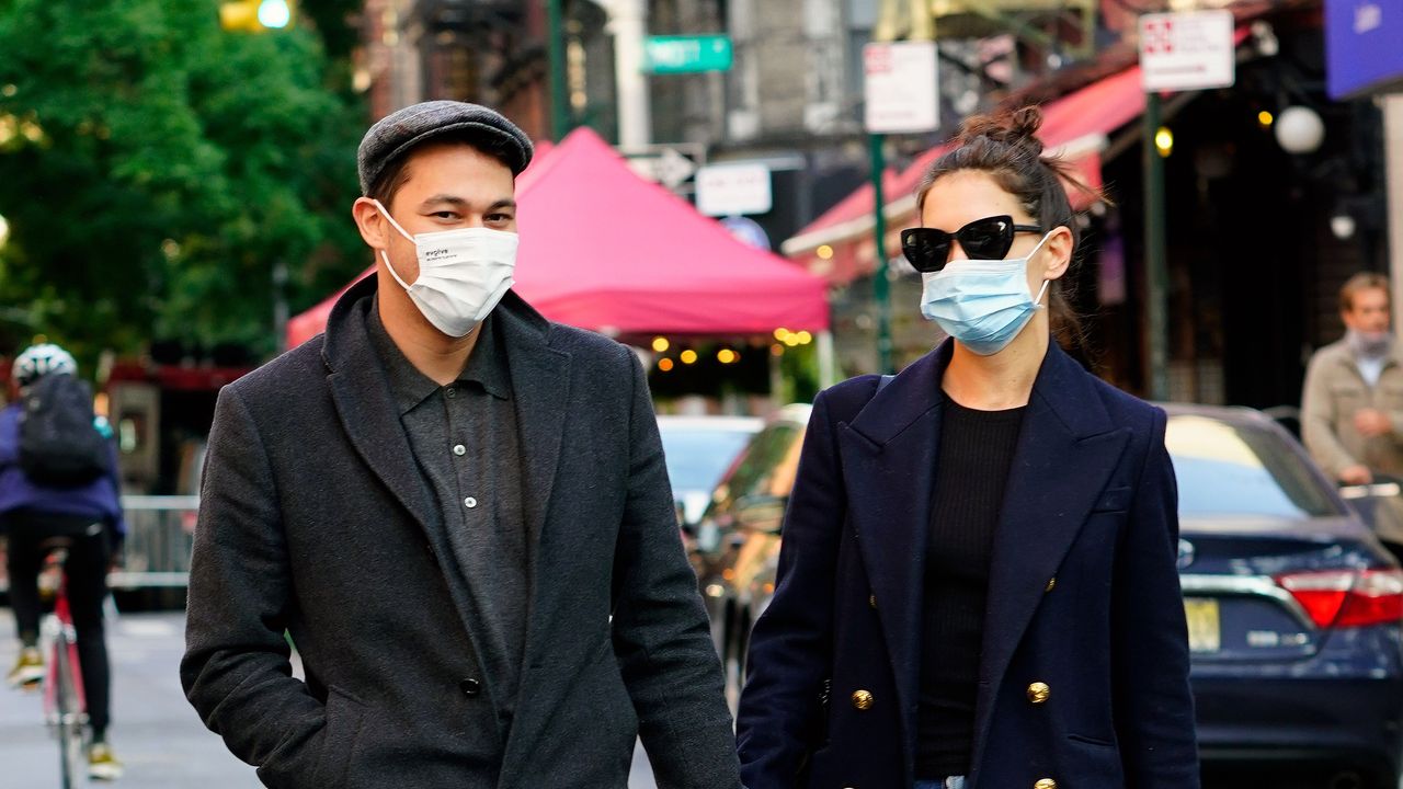 new york, new york september 22 katie holmes r and emilio vitolo jr are seen on september 22, 2020 in new york city photo by gothamgc images