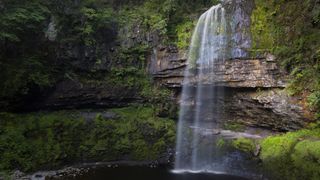 waterfall walks in Wales: Henryhd Falls