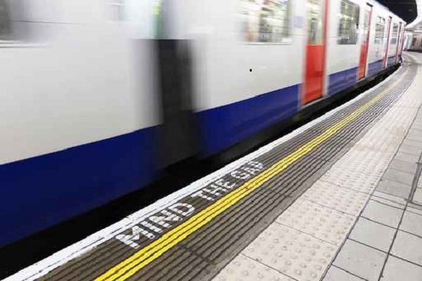 Mind the Gap sign