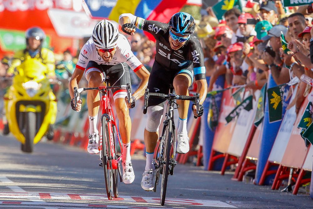 Nicolas Roche (Sky) beats Haimar Zubeldia (Trek) for the stage 18 win.
