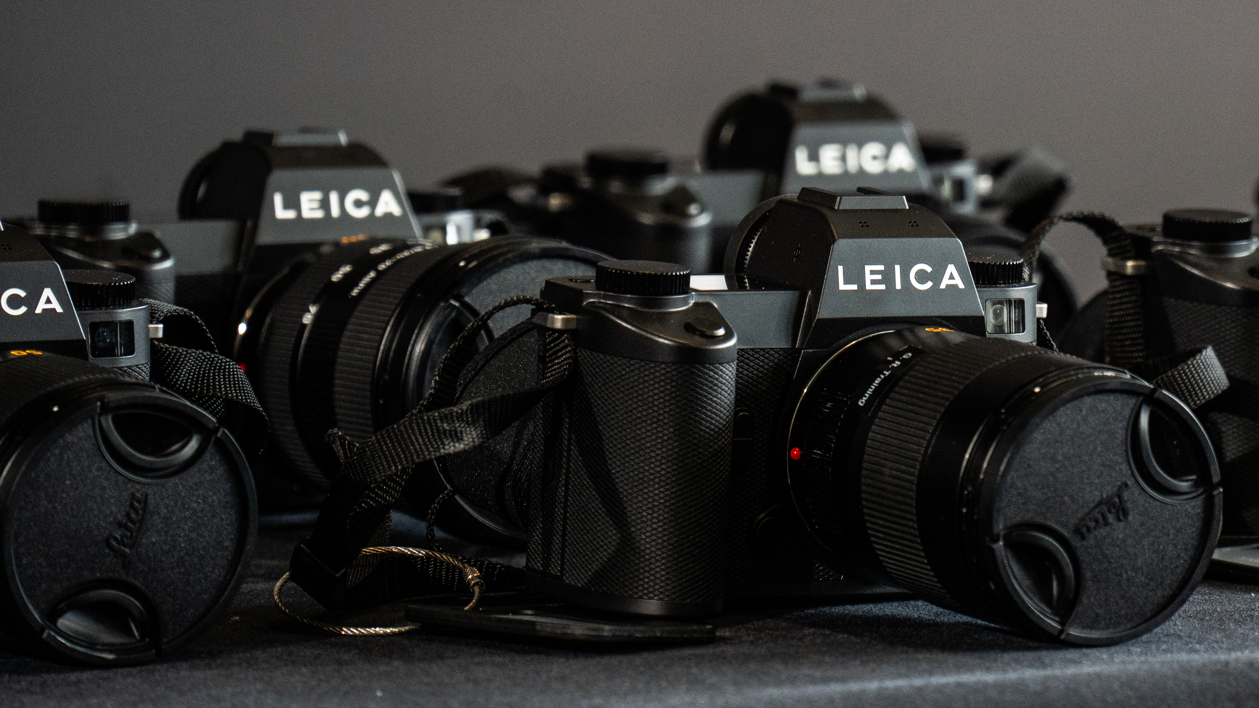 Lots of Leica SL-3 cameras