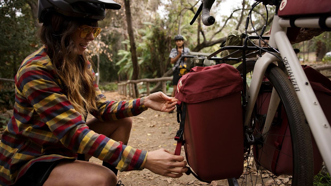 Fjällräven x Specialized cycling collection