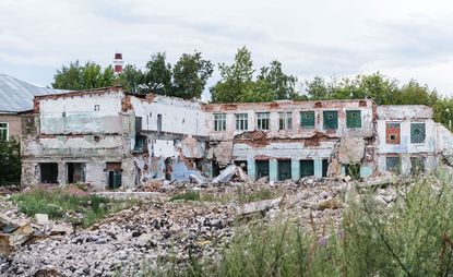 The crumbling ruins of Santekhpribor factory