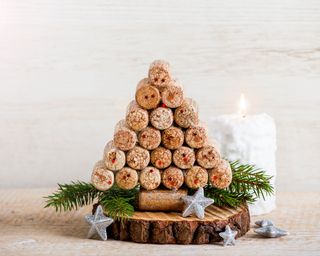 Christmas tree idea made from wine corks