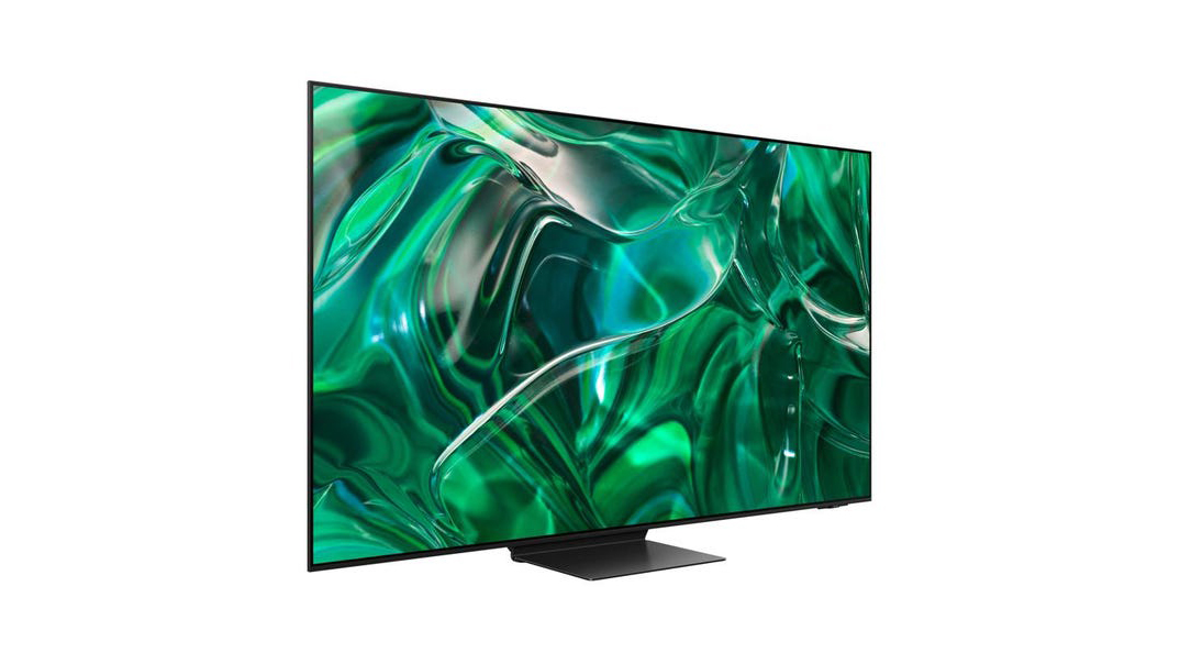 Le téléviseur Samsung S95C QD-OLED affichant un motif vert abstrait