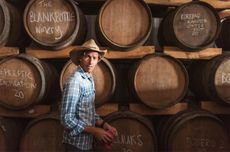 Blank Bottle &ndash; Pieter Walser