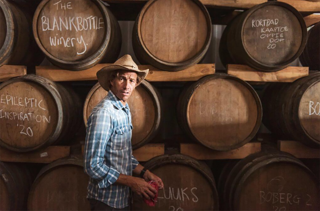 Blank Bottle &ndash; Pieter Walser