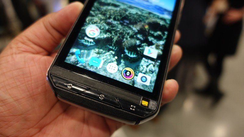 CAT S60