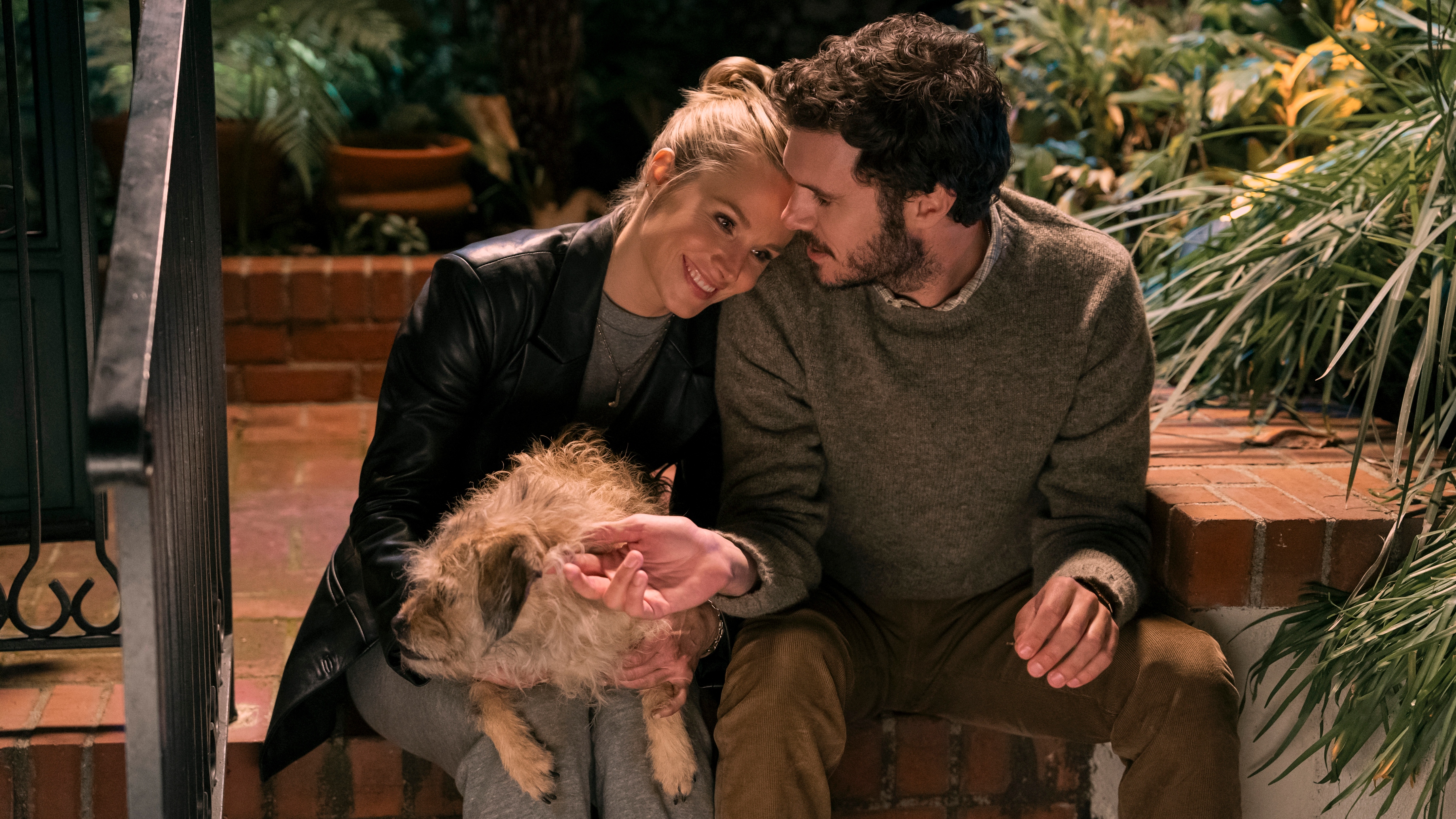 Kristen Bell jako Joanne, Adam Brody jako Noah v epizodě 103 Nikdo to nechce