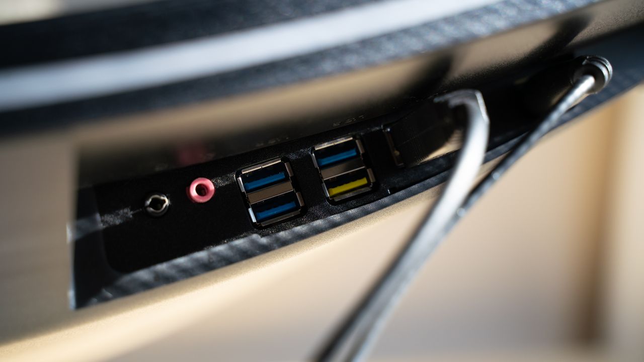 Porsche Design AOC Agon PD27 review