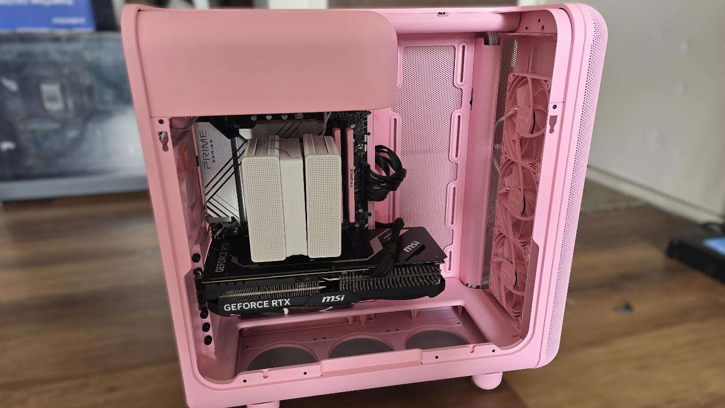 Hyte X50 Case