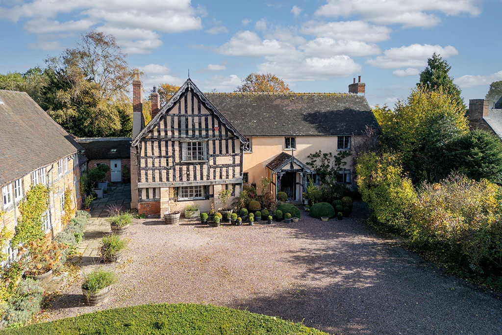 Houses for sale with impressive gardens: Wollerton Old Hall, Wollerton, Market Drayton