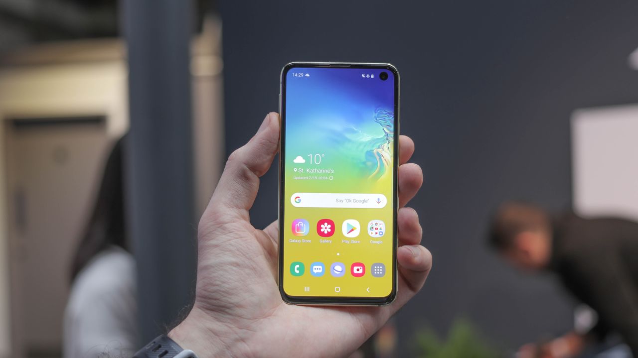 The Samsung Galaxy S10e. Image Credit: TechRadar