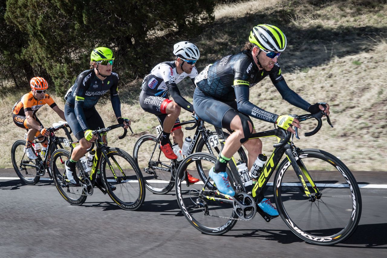 Riders taking pulls in the break