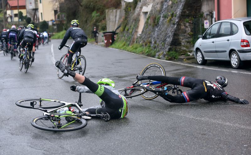 Ben King (Cannondale-Garmin) falls hard during Milan-San Remo