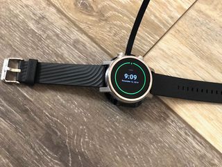 Moto 360 charging