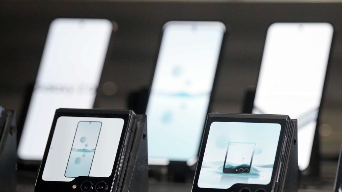 Samsung beats the heck out of your Galaxy Z Fold 5 so that you can too