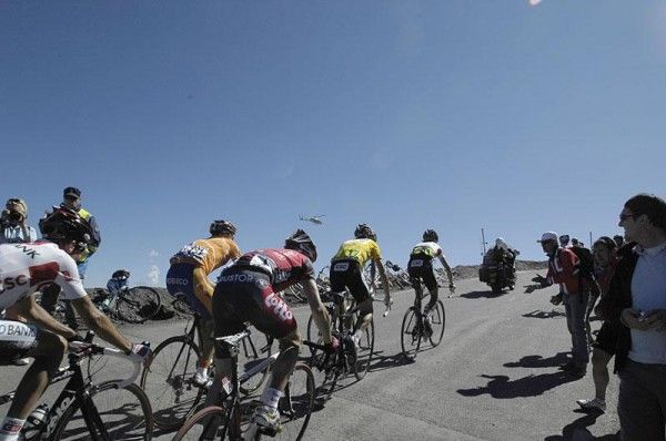 The yellow jersey group nears the top of the Bonette