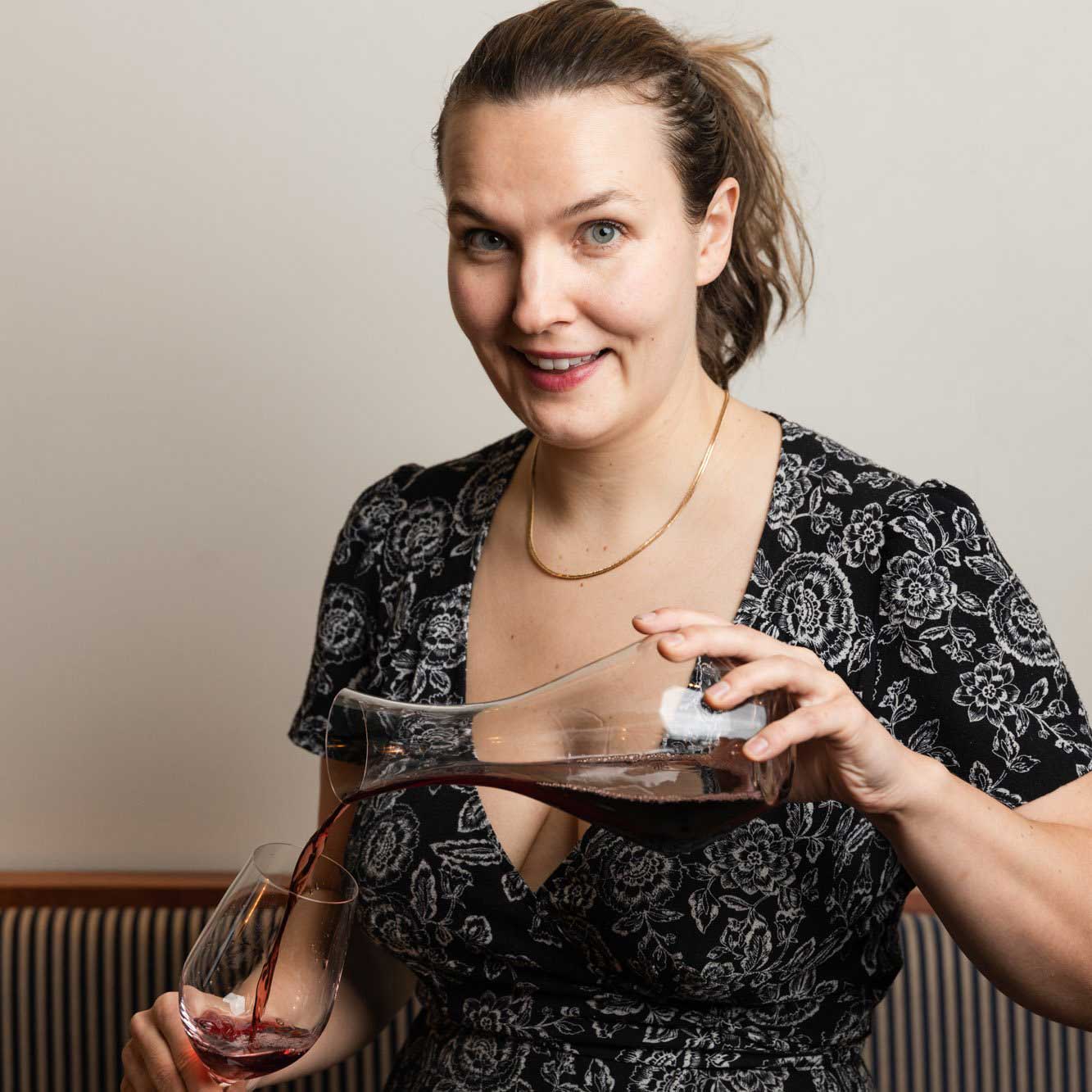 Kelcie_Jones_sommelier