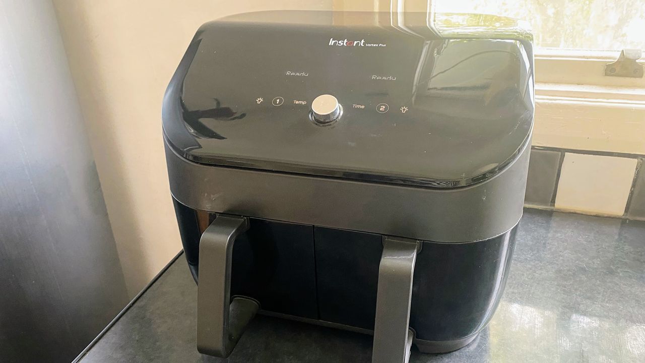 Instant Vortex Plus XL 8QT ClearCook Air Fryer