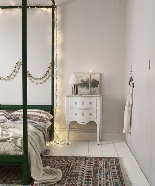 Annie Sloan Christmas Bedroom Pompadour Wall Paint Chalk Paint In Amsterdam Green Old White And Pure