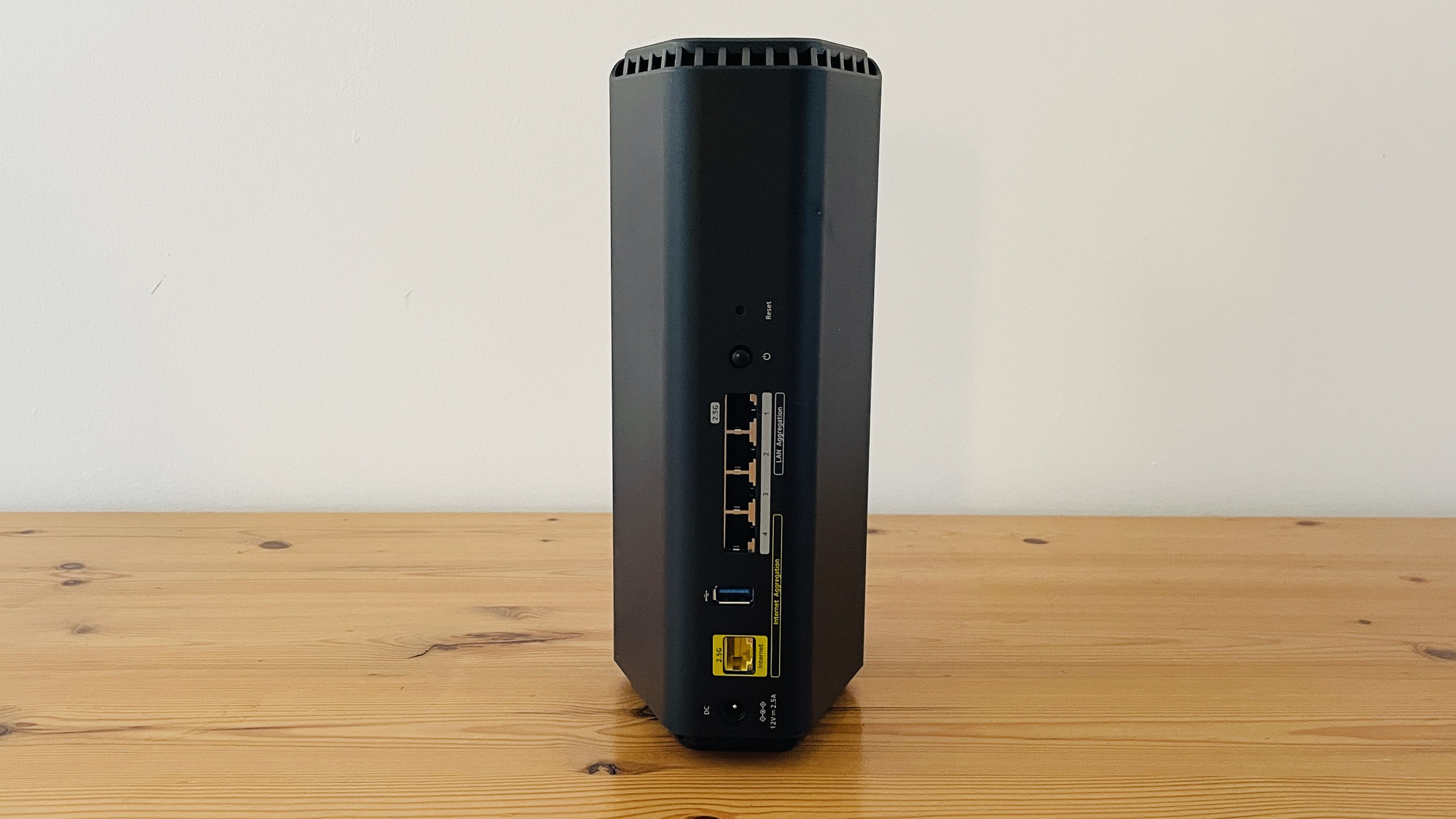 Netgear Nighthawk RS200 router's backside ports