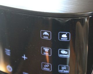 Close-up of roast setting on Gourmia 4-quart digital air fryer