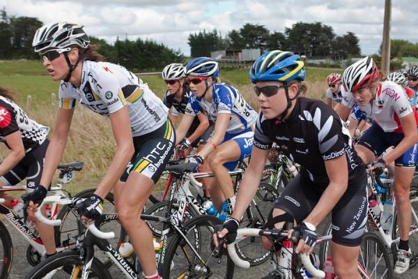 Ally Stacher (HTC-Highroad) and Linda Villumsen (Bike NZ National Team).