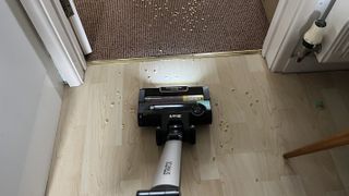 vacuuming puffed rice with the shrak stratos cordless