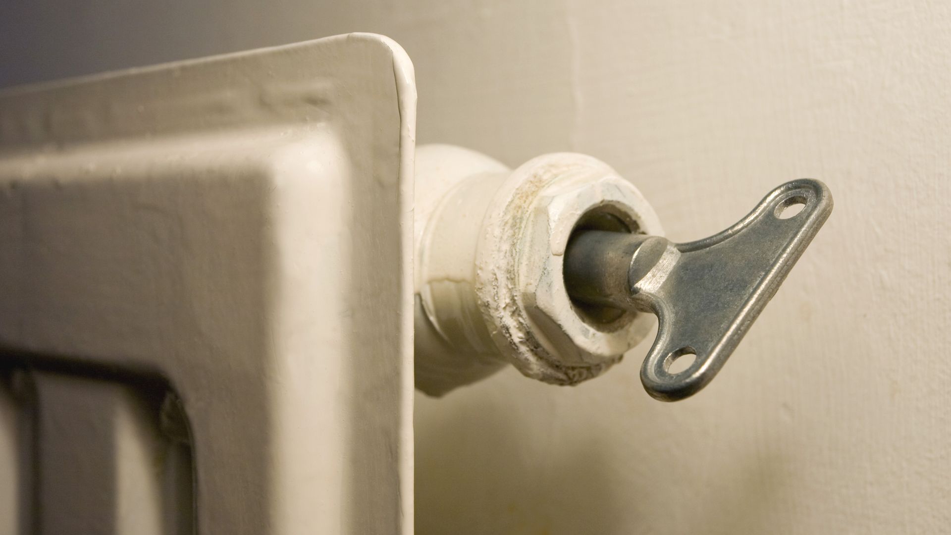 How to bleed a radiator Tom's Guide