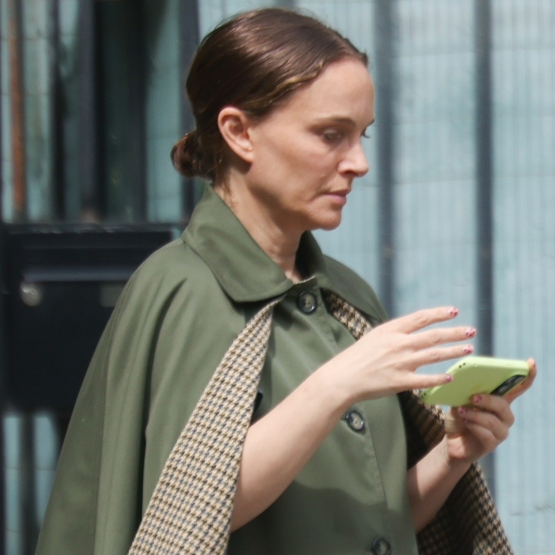 Natalie Portman announced she's pregnant, then wore a cape coat with straight-leg jeans