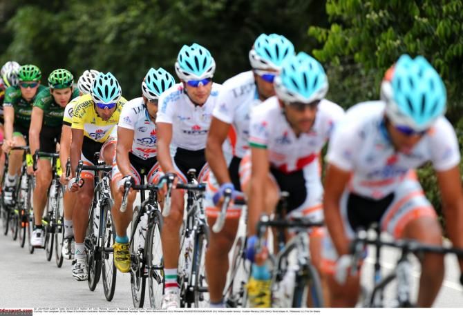 Tabriz Petrochemical Cycling Team controlling the race