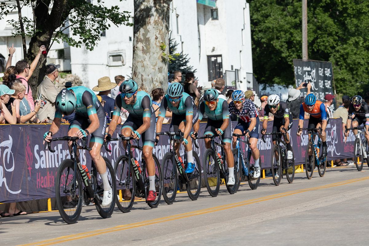 For the second race in a row, with one lap to go the Best Buddies Racing team took to the front of the race to lead out their sprinters Brian Gomez and Alfredo Rodriguez.