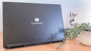 Gateway Creator Series 15