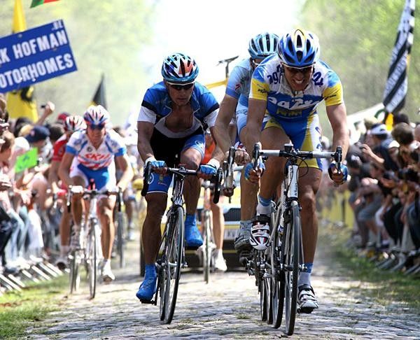 St&eacute;phane Poulhies (Ar2R) leads a small group in Arenberg.