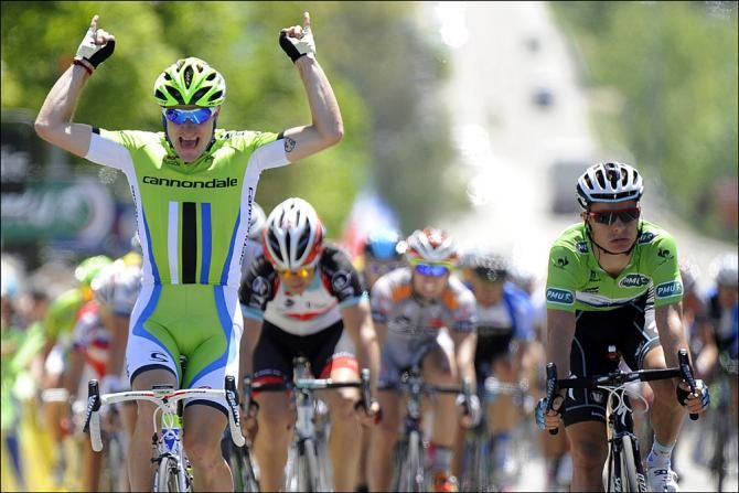 Viviani topped green jersey holder Gianni Meersman in the sprint on stage 2