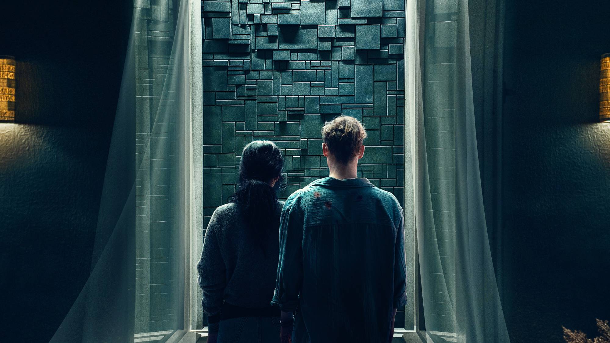(L-R) Ruby O. Fee as Olivia and Matthias Schweighöfer as Tim in "Brick" on Netflix