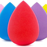 Beakey Make Up Sponge Set of 5With thousands of five star reviews and at a fraction of the price of the original Beauty Blender, these are worth of a shot for anyone after flawless foundation.