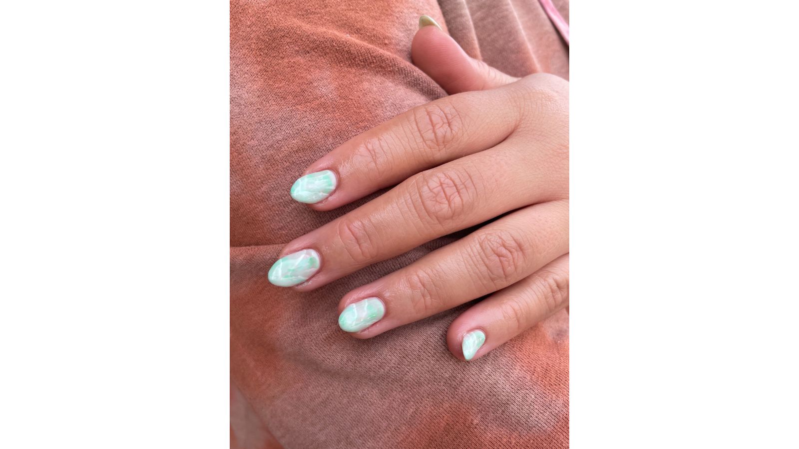 How to do marble nails at home with water, according to pros | Woman & Home