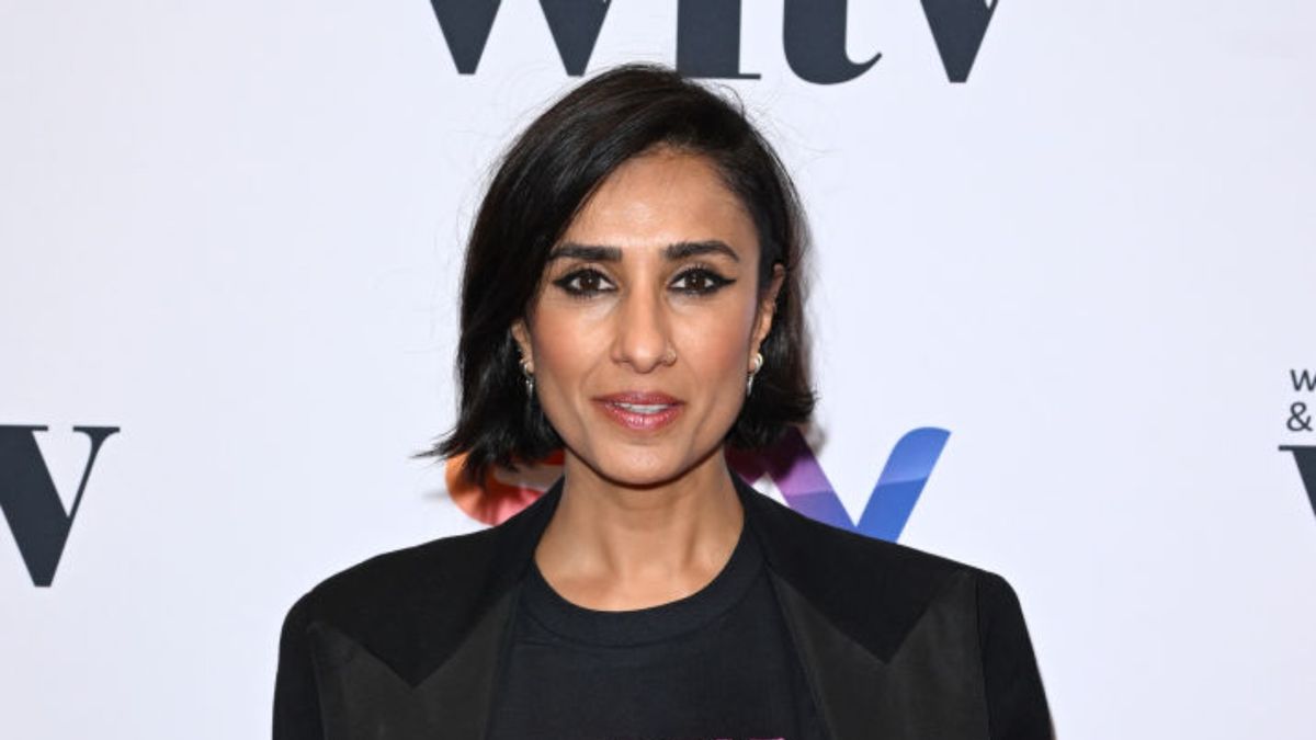 Anita Rani wows in oversized camel coat and pink beanie | Woman & Home