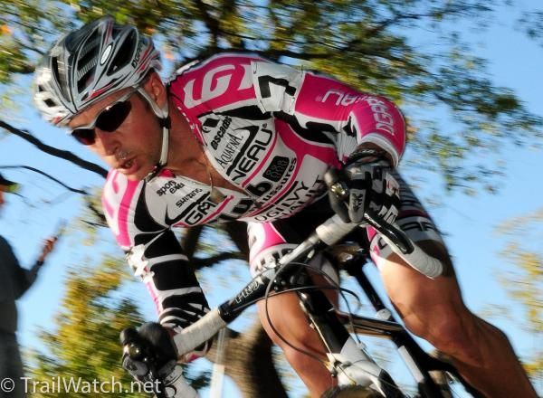 Derrick St. John (Garnerau Club Chaussure) with one lap to go