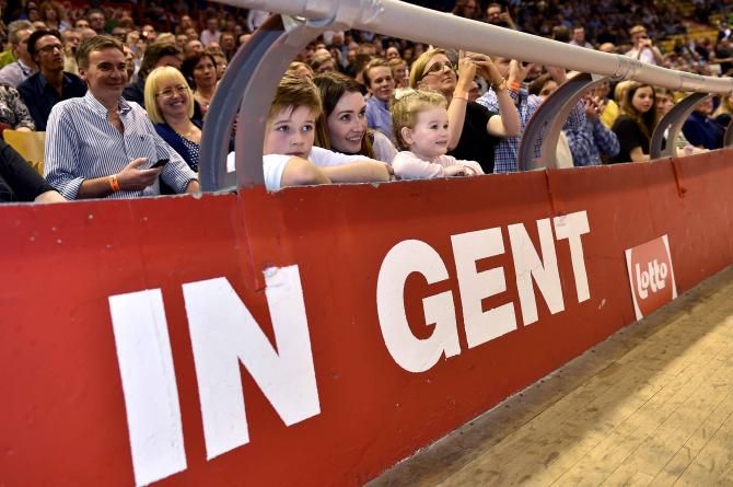 Mark Cavendish's wife and children watch the final night of racing