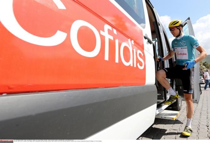 Rein Taaram&auml;e gets on the Cofidis bus