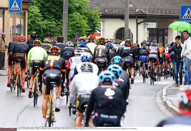 The peloton during stage 2 of Bayern Rundfahrt
