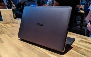 Asus ProArt StudioBook One Back